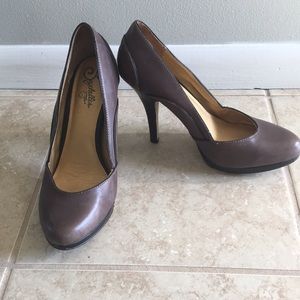Seychelles brown pumps